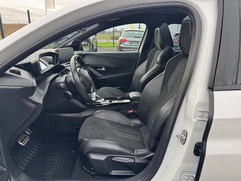 Peugeot 208 E GT line 