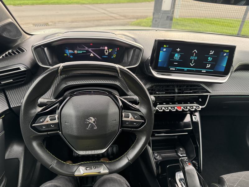 Peugeot 208 E GT line 