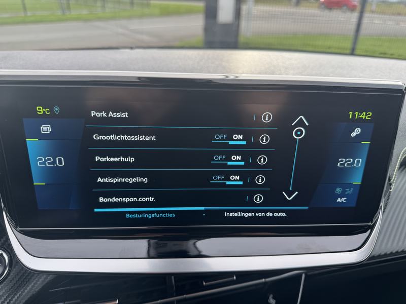 Peugeot 208 E GT line 