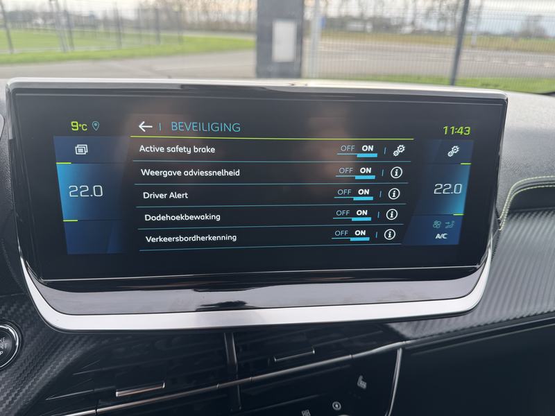 Peugeot 208 E GT line 