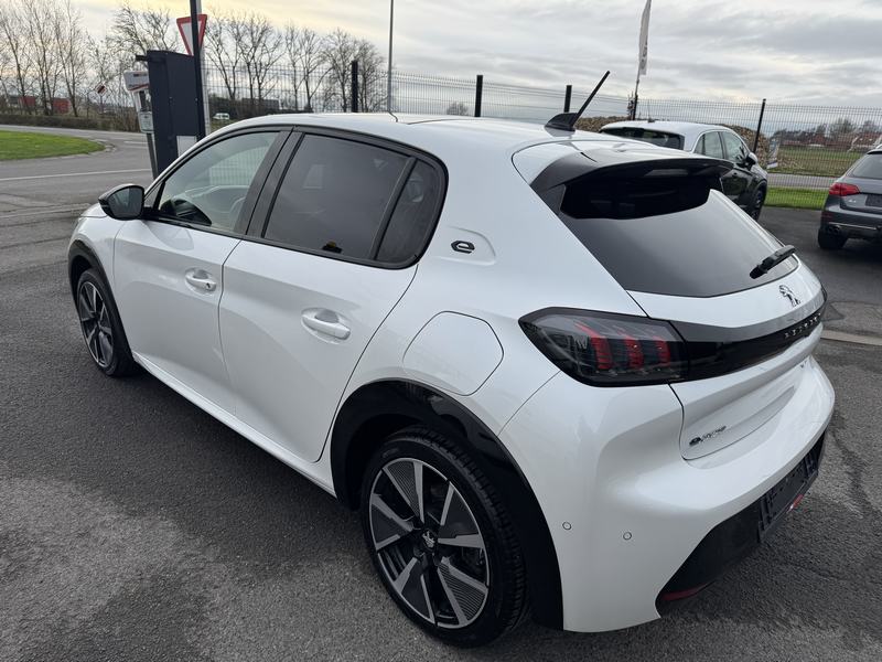 Peugeot 208 E GT line 