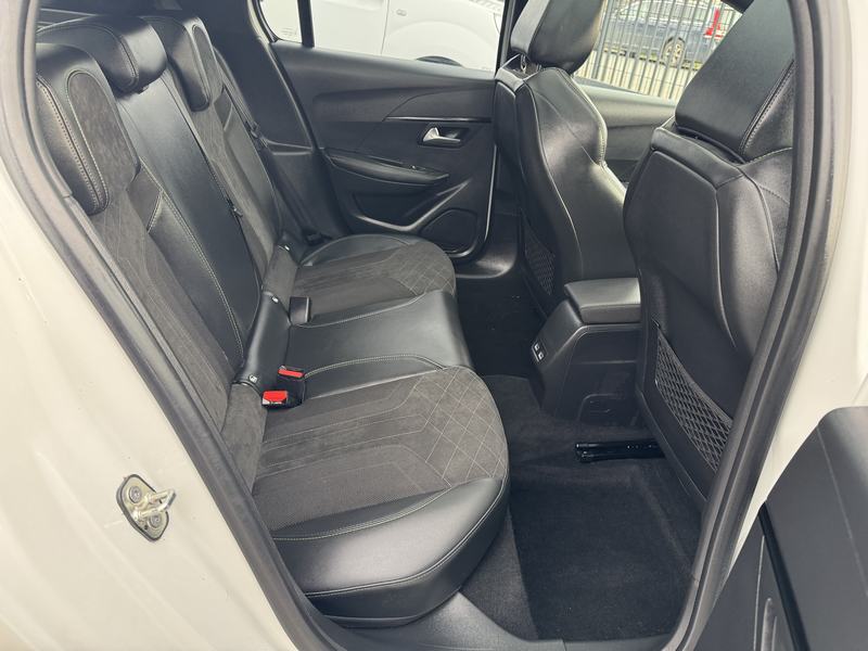 Peugeot 208 E GT line 